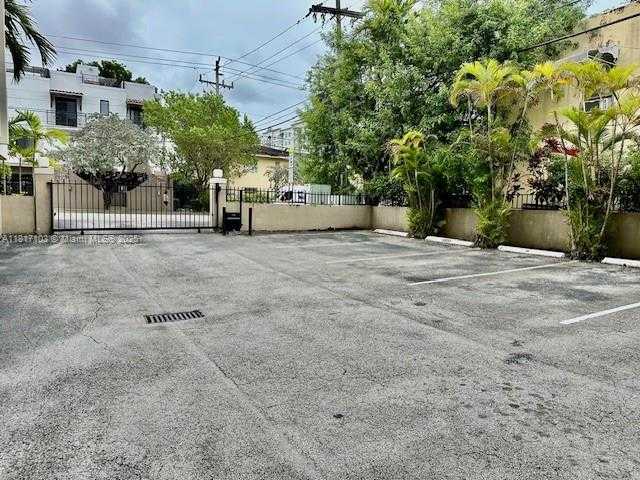 Small Image of 110 SALAMANCA AVE #207, Coral Gables Number 33