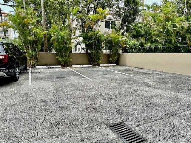 Small Image of 110 SALAMANCA AVE #207, Coral Gables Number 34