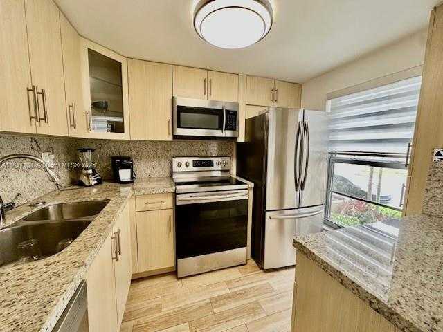 Small Image of 110 SALAMANCA AVE #207, Coral Gables Number 6