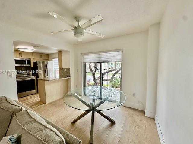 Small Image of 110 SALAMANCA AVE #207, Coral Gables Number 7