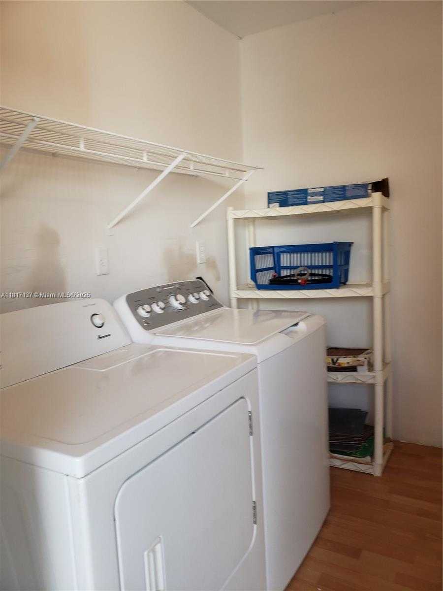 Small Image of 601 IVES DAIRY RD #405-8, Miami Number 11