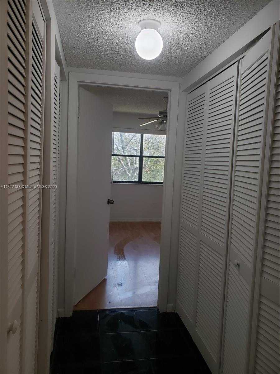 Small Image of 601 IVES DAIRY RD #405-8, Miami Number 3
