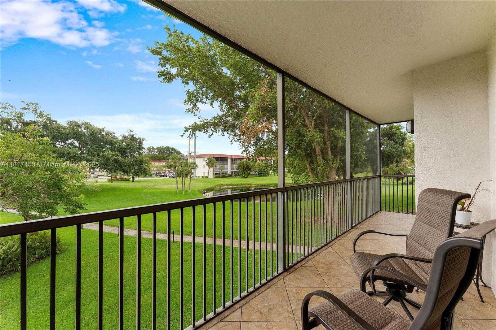 Small Image of 150 SOUTH HOLLYBROOK TER #201, Pembroke Pines Number 10