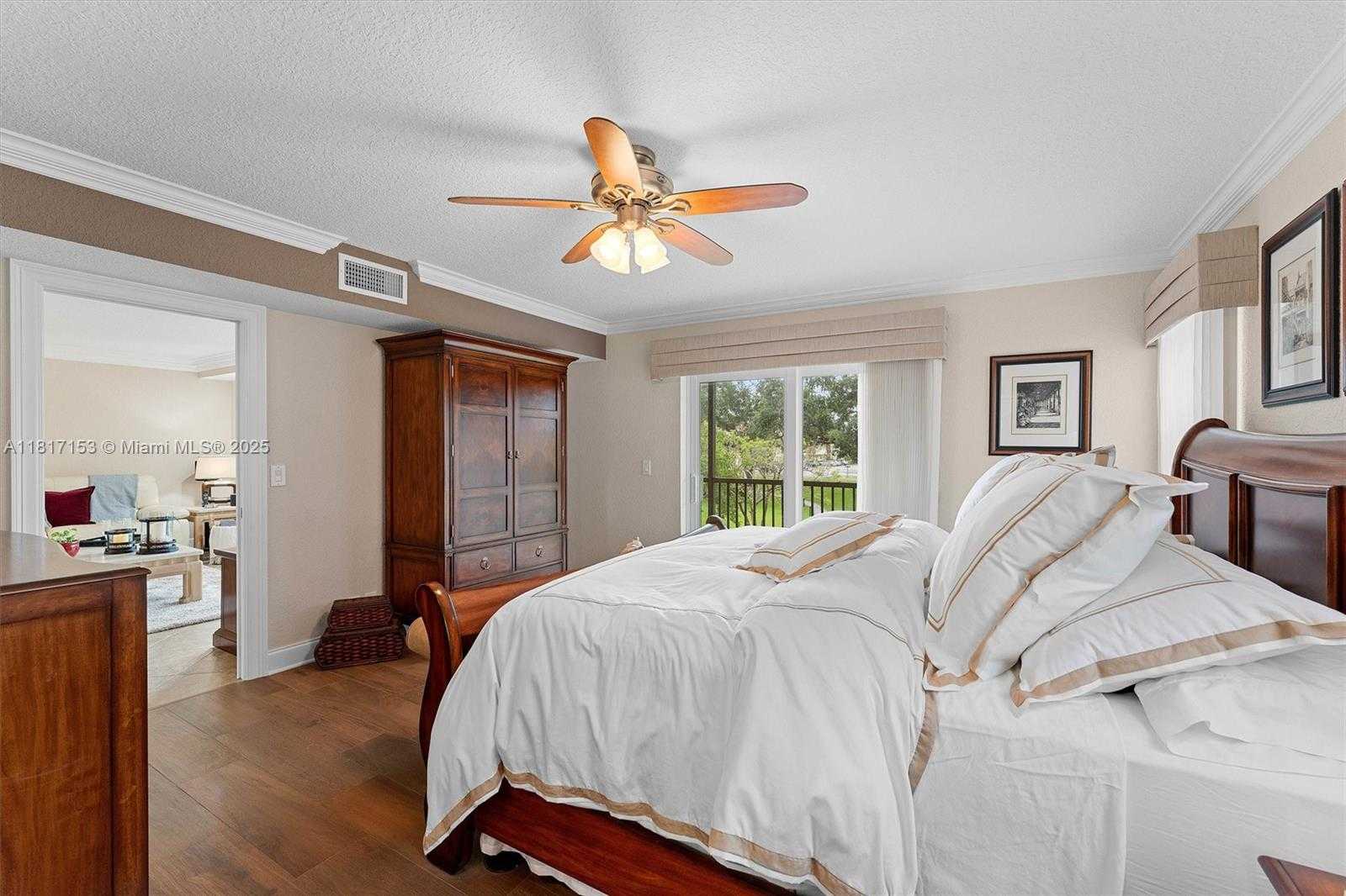 Small Image of 150 SOUTH HOLLYBROOK TER #201, Pembroke Pines Number 14