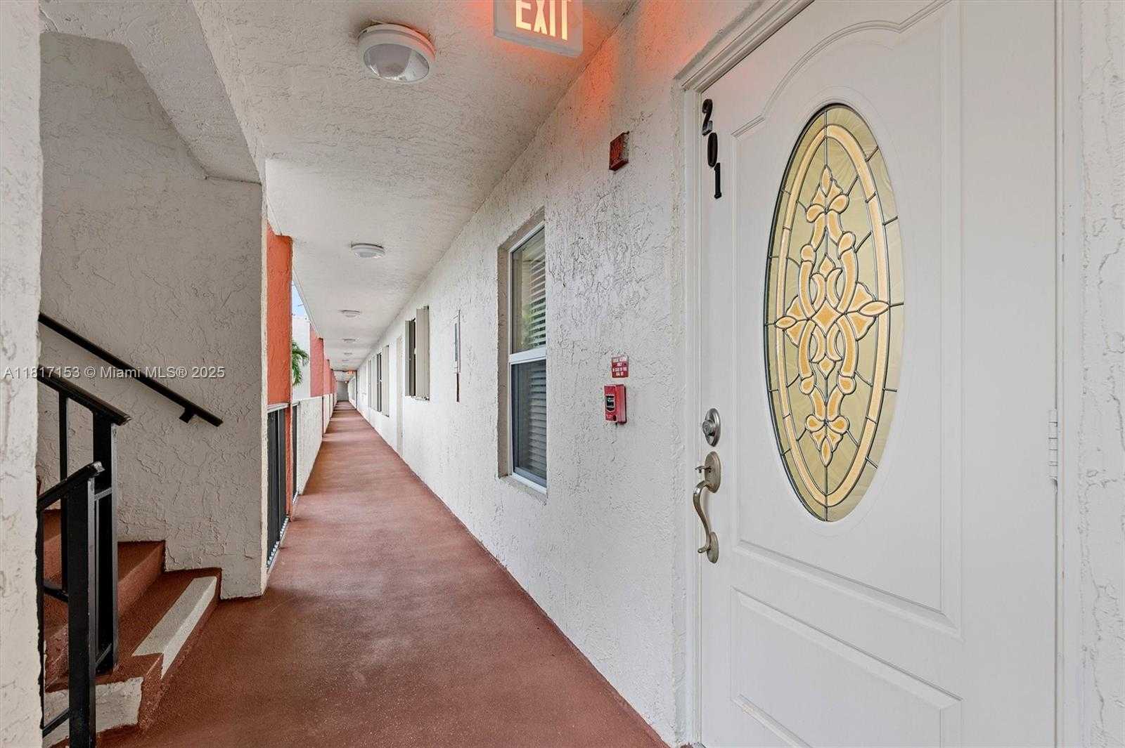 Small Image of 150 SOUTH HOLLYBROOK TER #201, Pembroke Pines Number 22