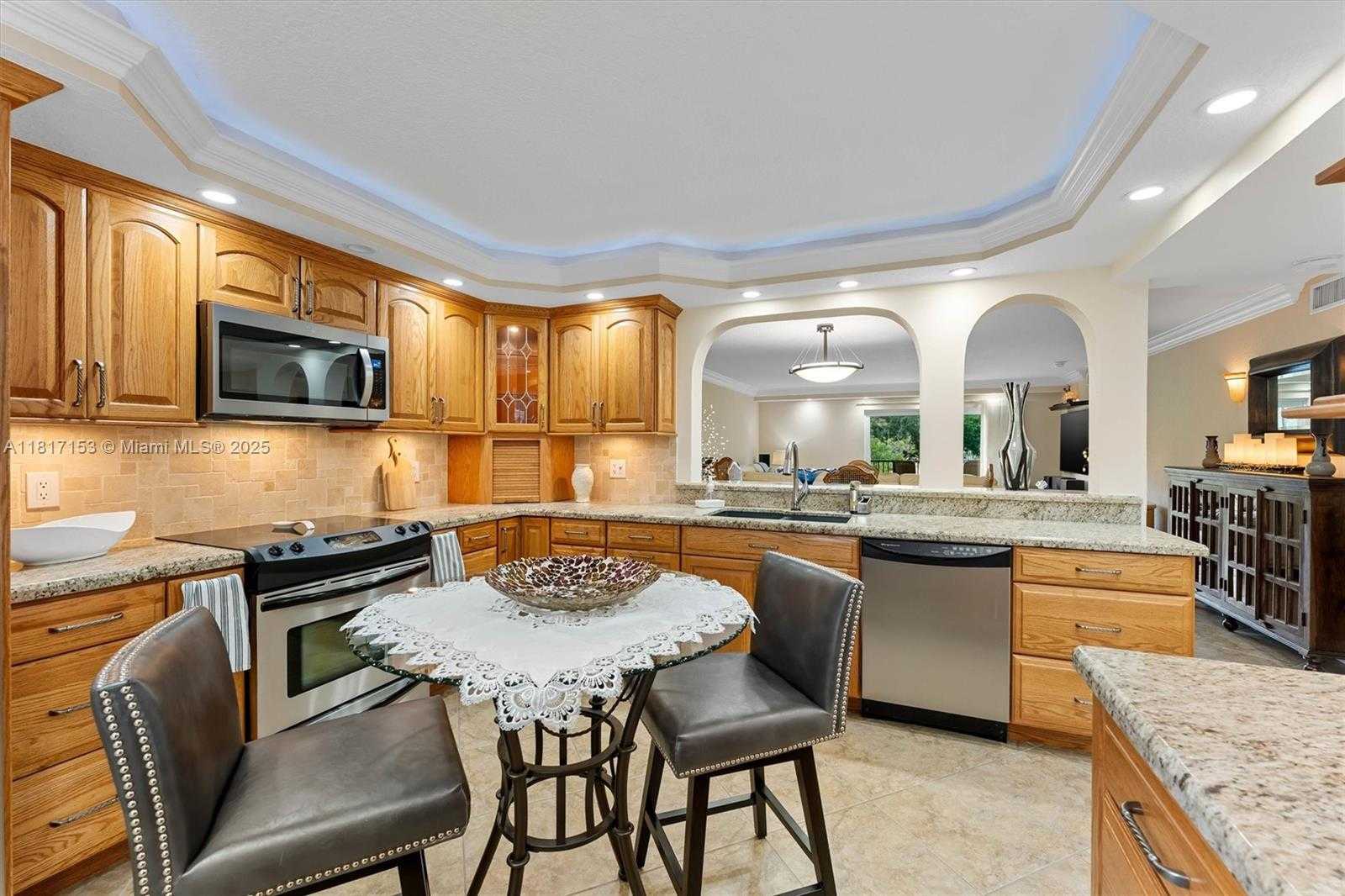 Small Image of 150 SOUTH HOLLYBROOK TER #201, Pembroke Pines Number 3