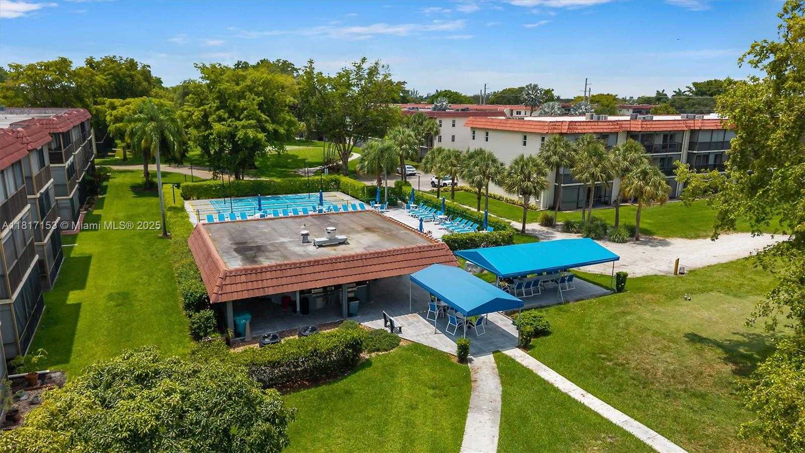 Small Image of 150 SOUTH HOLLYBROOK TER #201, Pembroke Pines Number 34