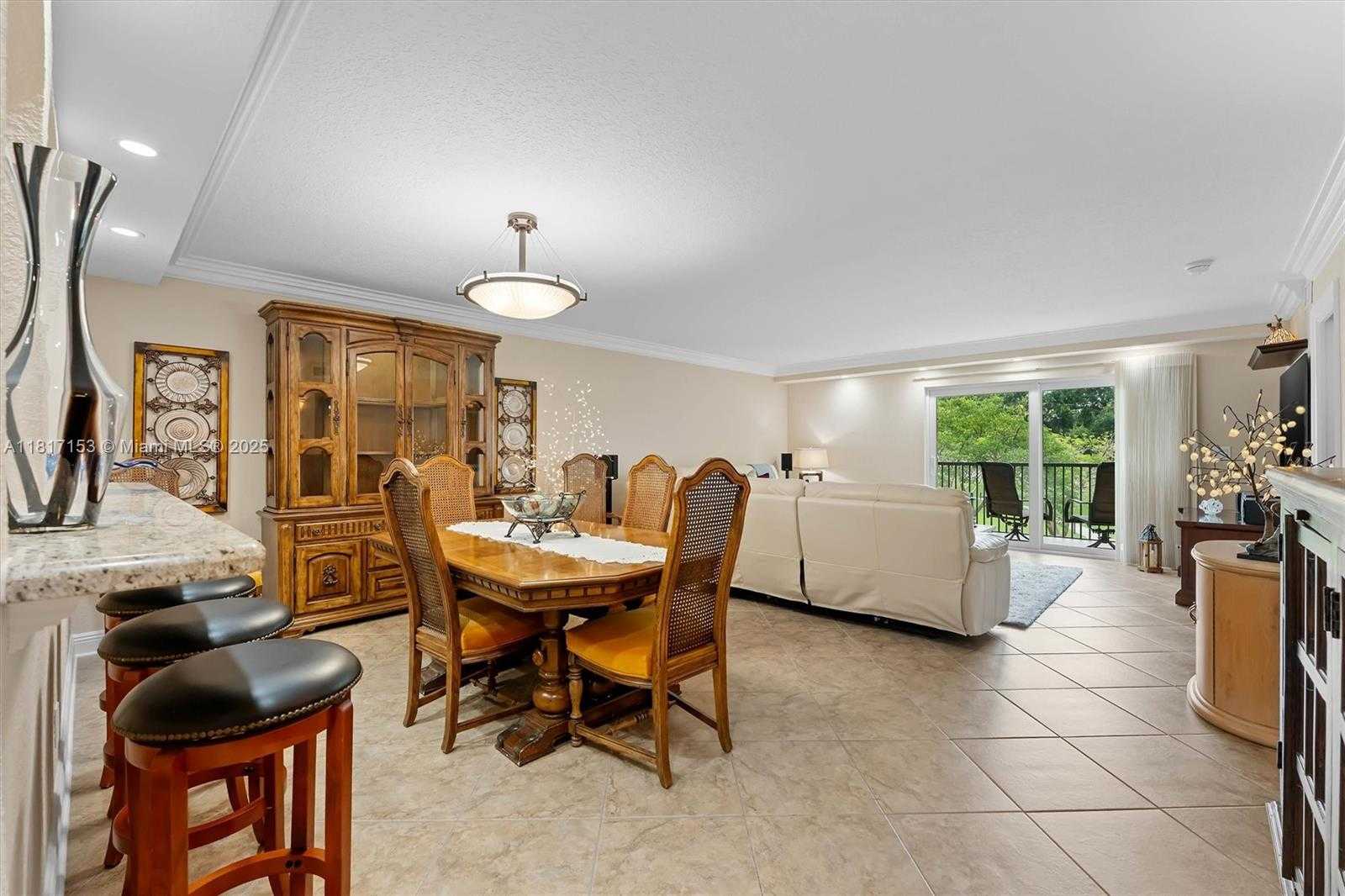 Small Image of 150 SOUTH HOLLYBROOK TER #201, Pembroke Pines Number 5