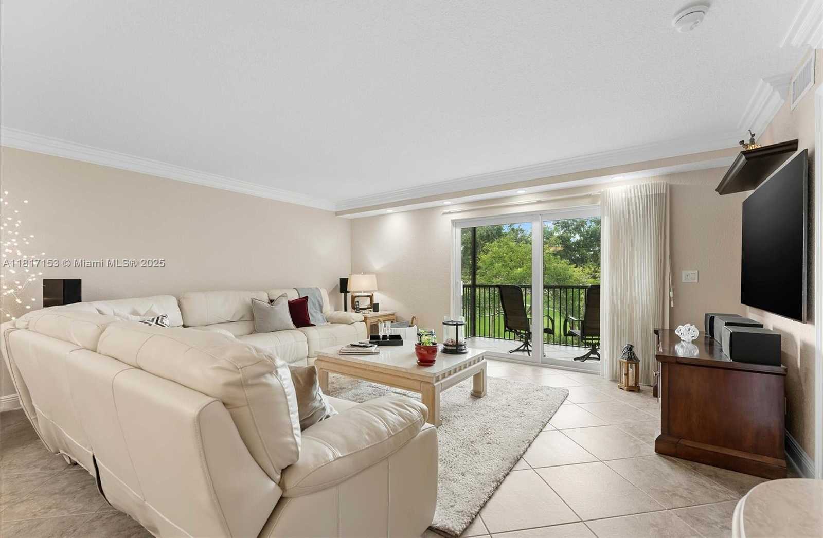 Small Image of 150 SOUTH HOLLYBROOK TER #201, Pembroke Pines Number 7