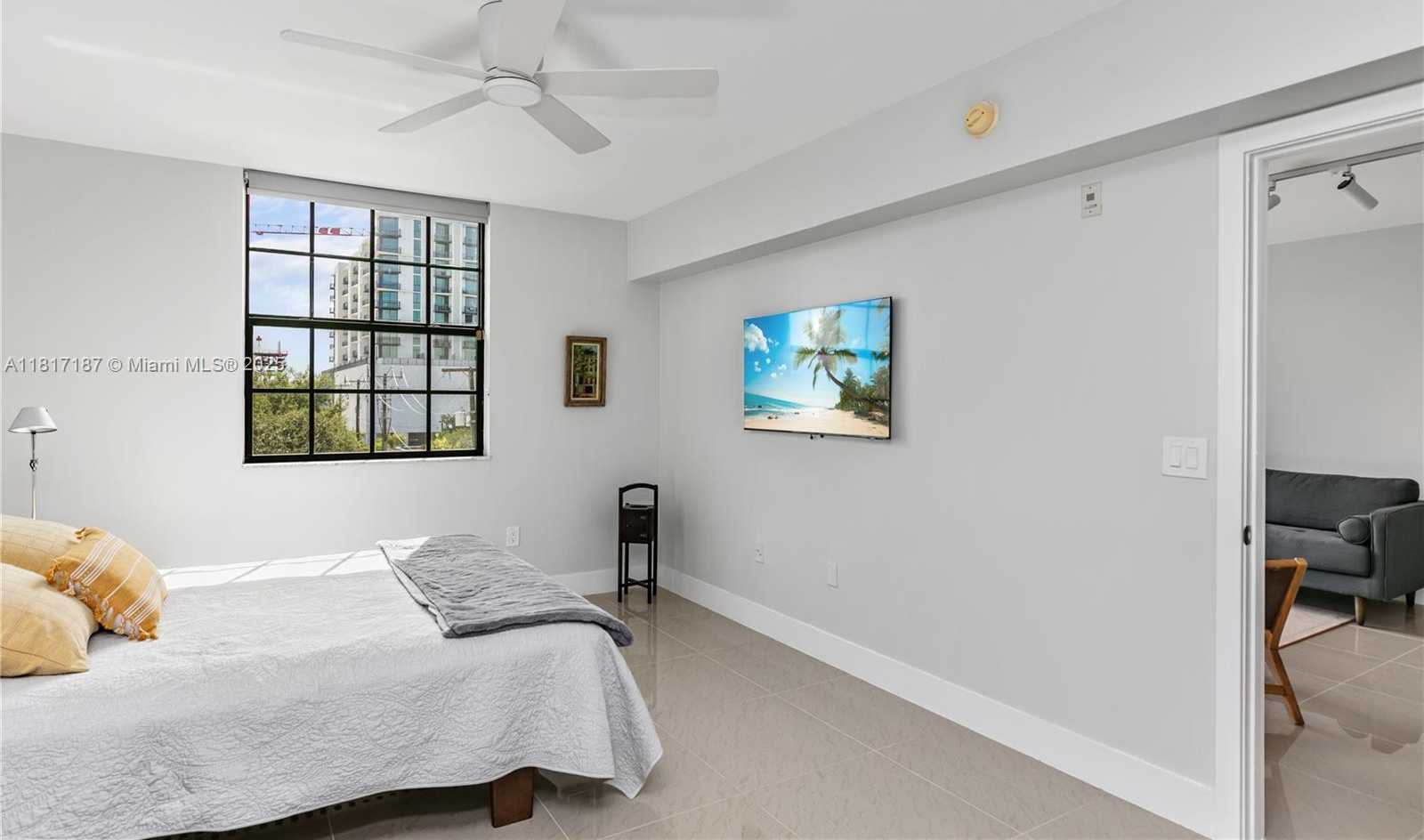 Small Image of 1900 VAN BUREN ST #407B, Hollywood Number 11