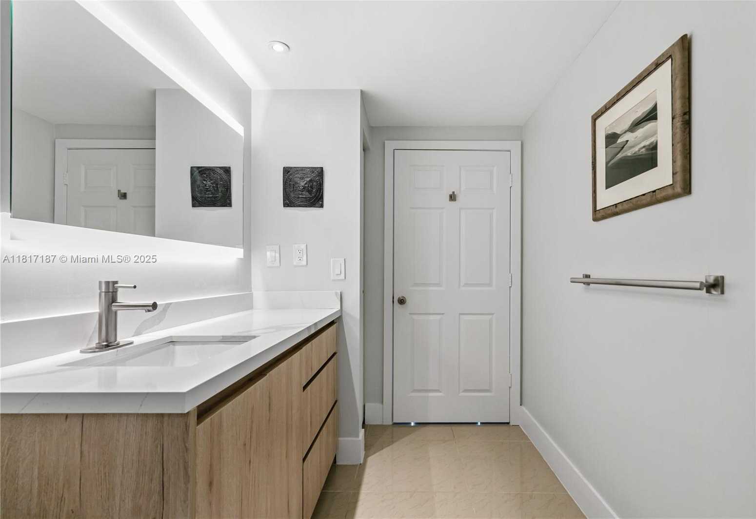 Small Image of 1900 VAN BUREN ST #407B, Hollywood Number 16