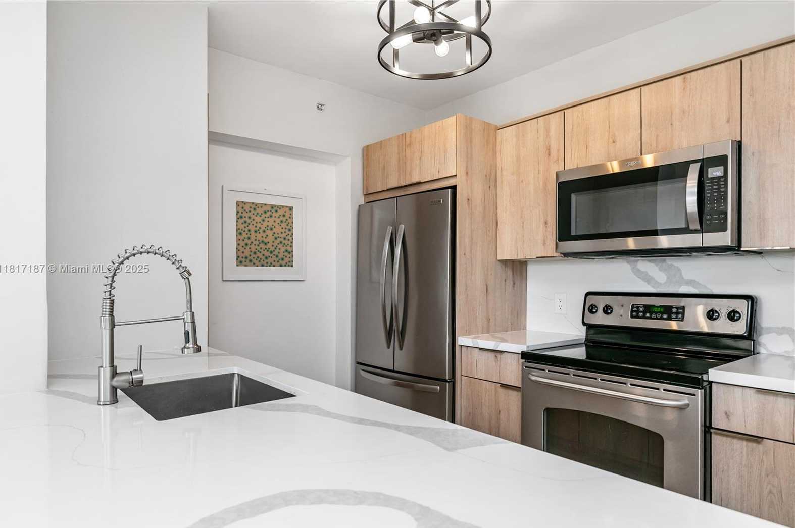 Small Image of 1900 VAN BUREN ST #407B, Hollywood Number 7