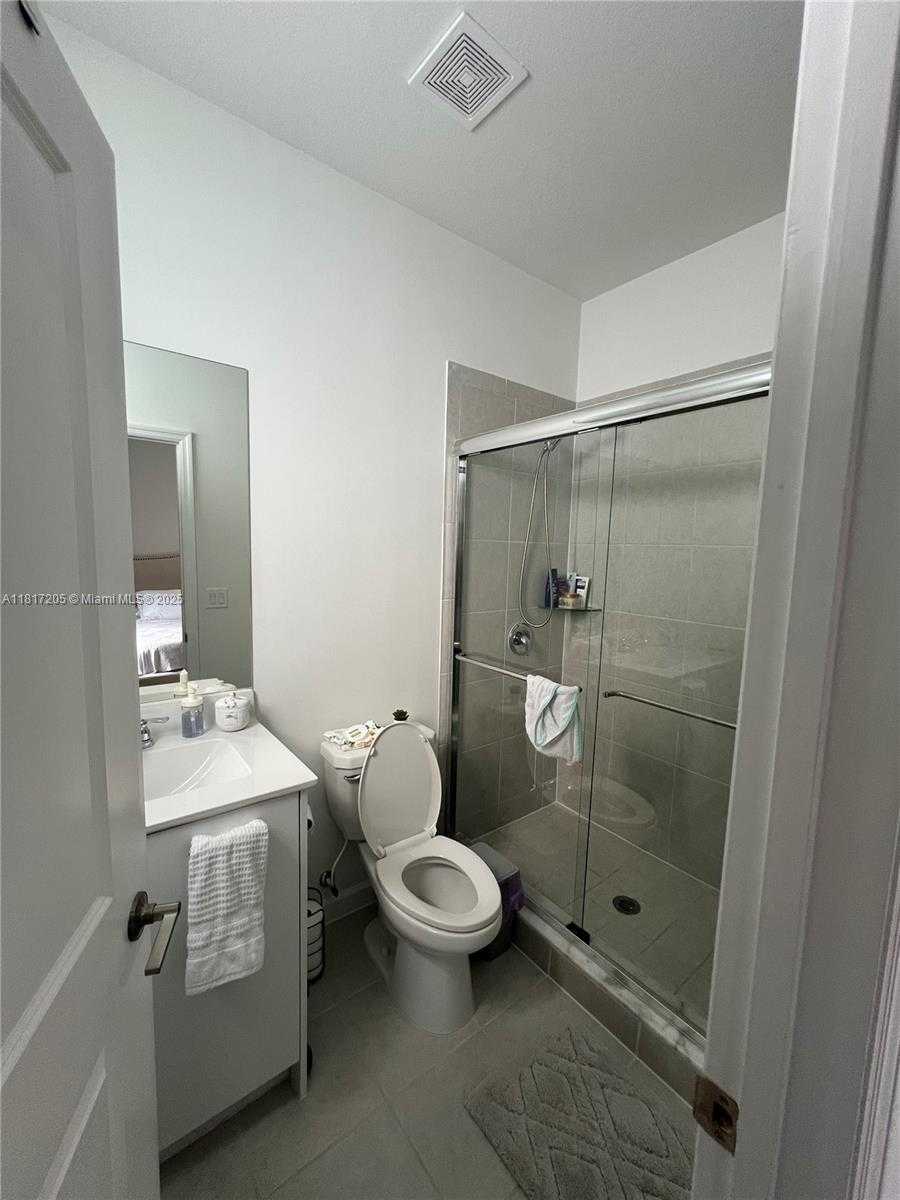 Small Image of 12142 NORTH WEST 24TH CT, North Miami Number 16