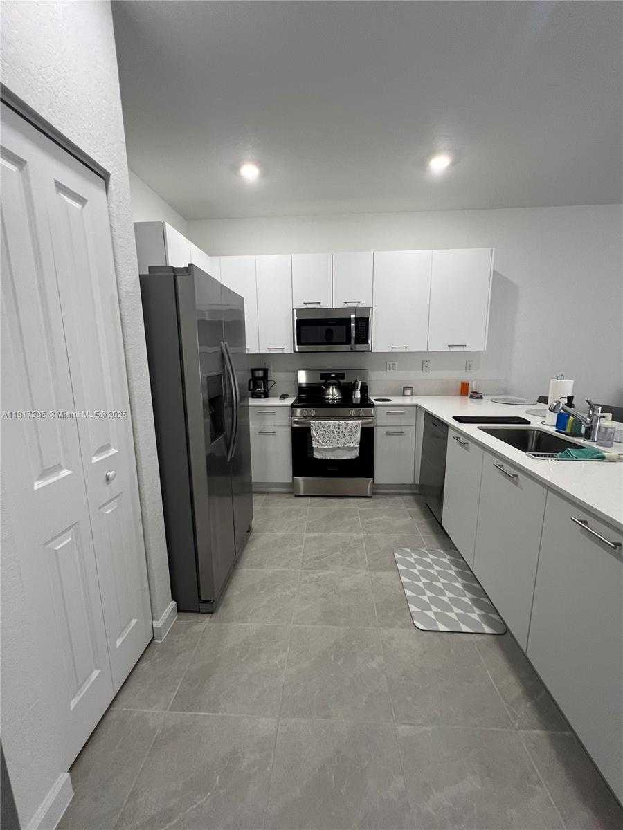 Small Image of 12142 NORTH WEST 24TH CT, North Miami Number 20