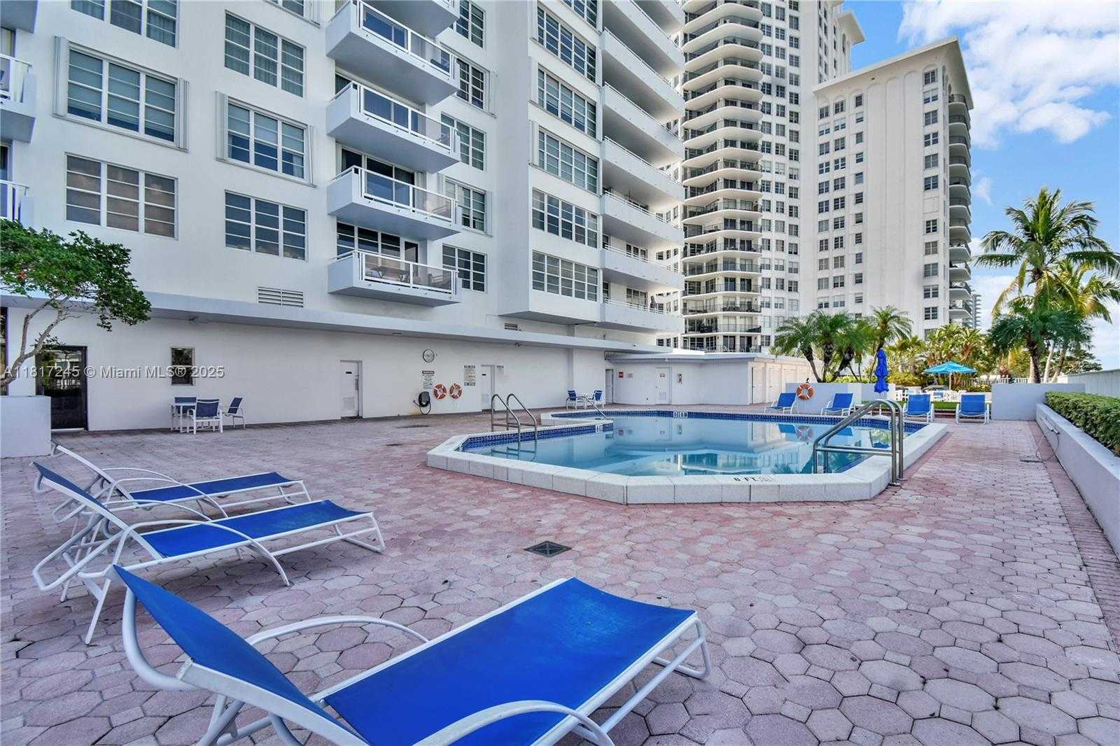 Small Image of 5700 COLLINS AVE #7A, Miami Beach Number 14