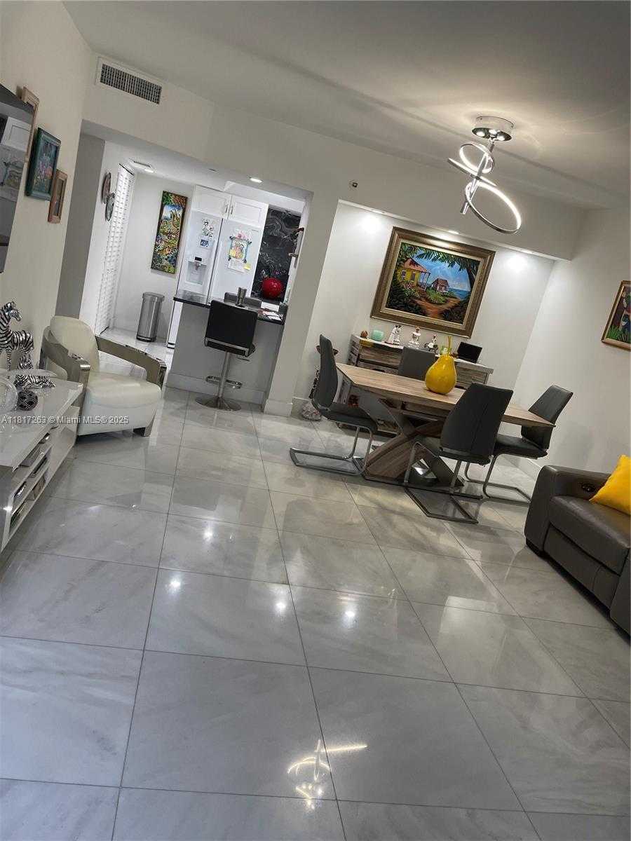 Small Image of 520 BRICKELL KEY DR #A710, Miami Number 2