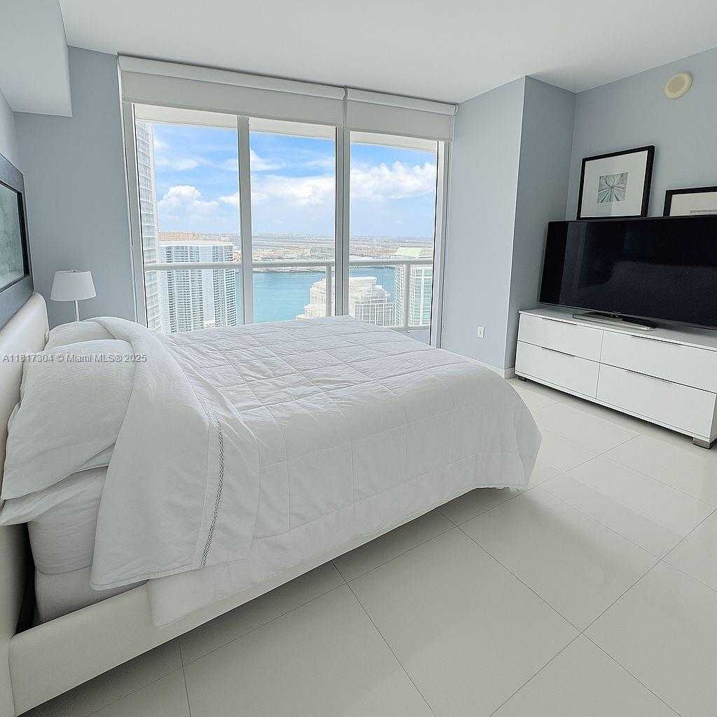 Small Image of 495 BRICKELL AVE #5104, Miami Number 10