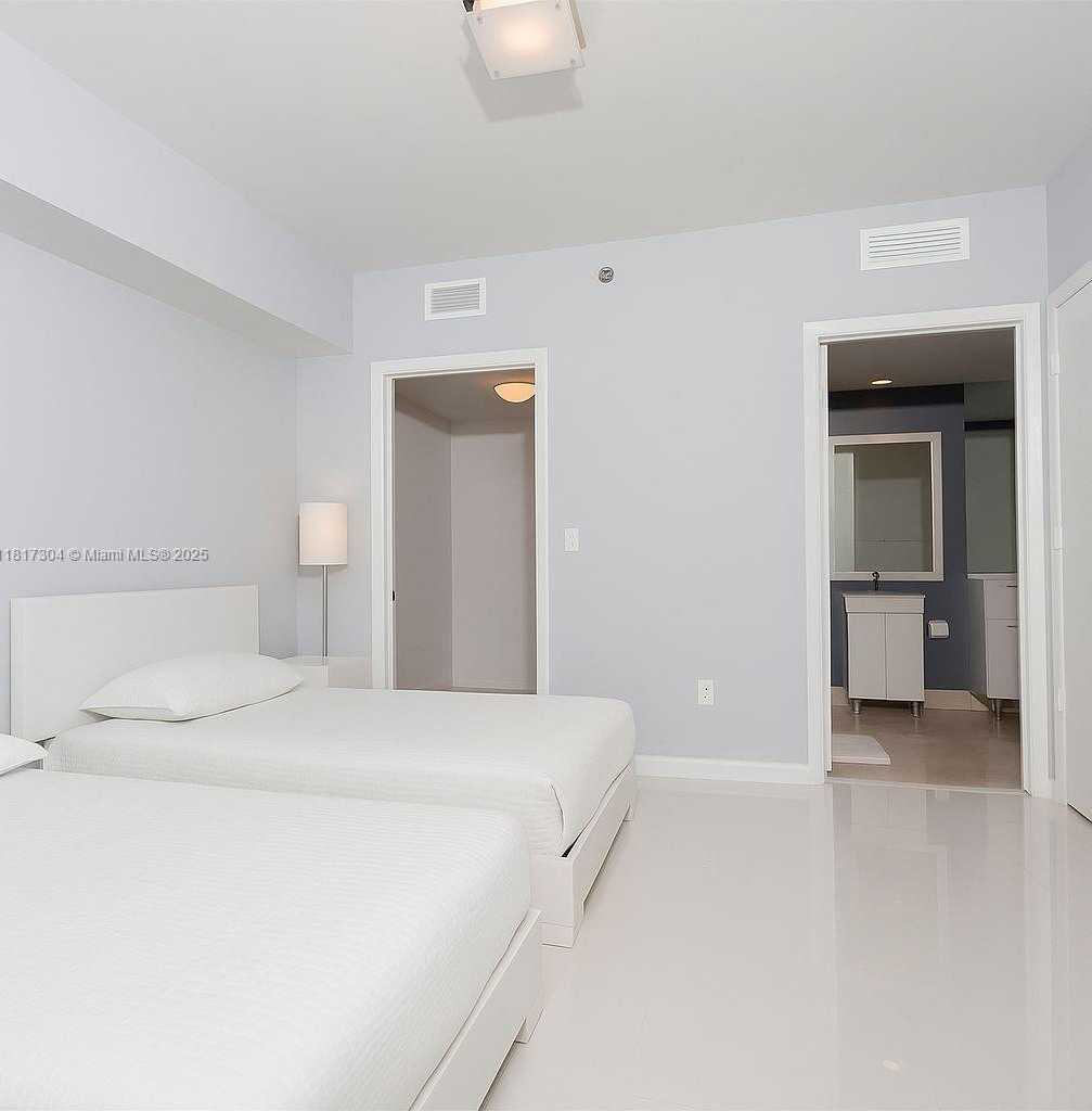 Small Image of 495 BRICKELL AVE #5104, Miami Number 14