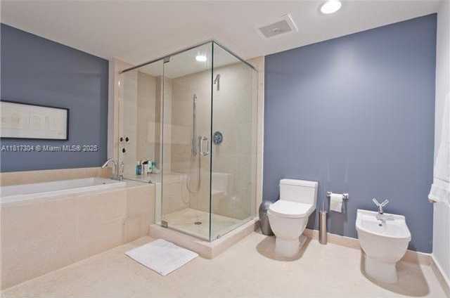 Small Image of 495 BRICKELL AVE #5104, Miami Number 7