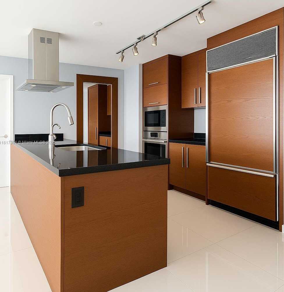 Small Image of 495 BRICKELL AVE #5104, Miami Number 8