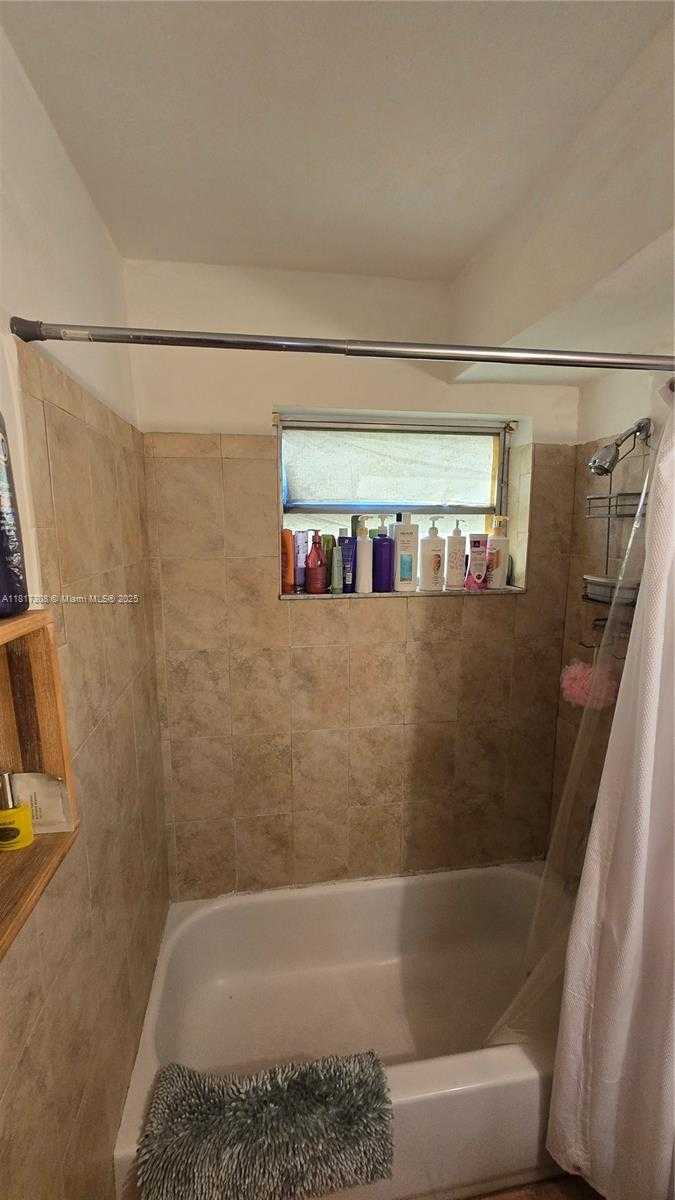 Small Image of 13655 NORTH EAST 10TH AVE #108, North Miami Number 27