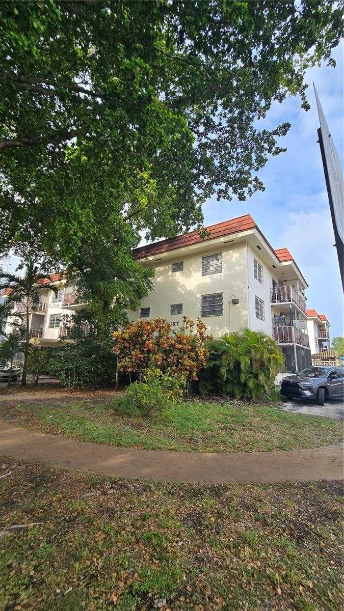 Small Image of 13655 NORTH EAST 10TH AVE #108, North Miami Number 34