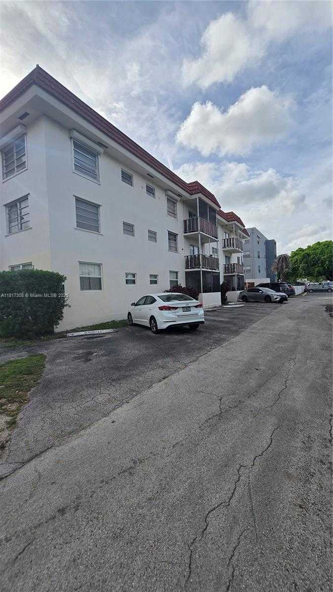 Small Image of 13655 NORTH EAST 10TH AVE #108, North Miami Number 36