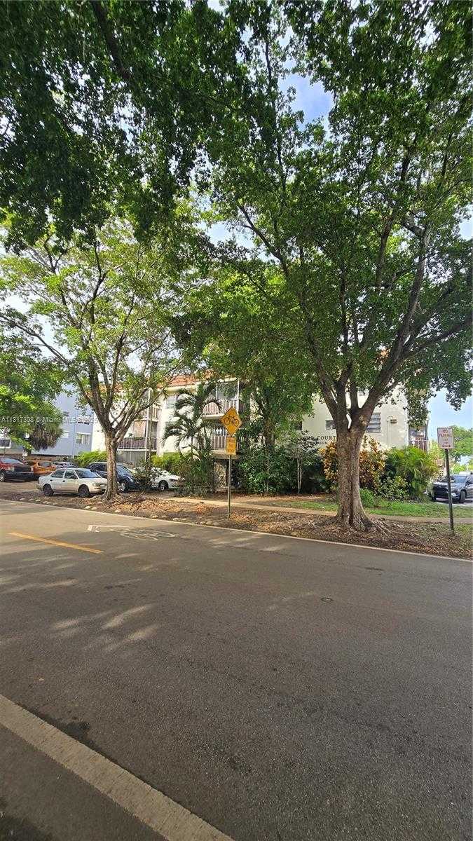 Small Image of 13655 NORTH EAST 10TH AVE #108, North Miami Number 37