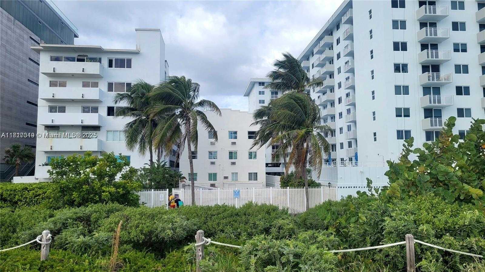 Small Image of 335 OCEAN DR #215, Miami Beach Number 10
