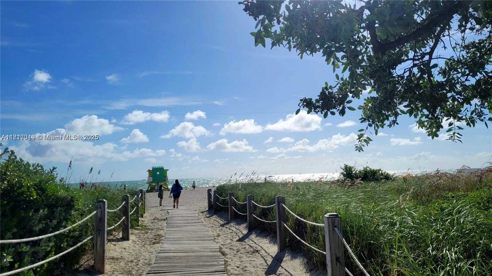 Small Image of 335 OCEAN DR #215, Miami Beach Number 3
