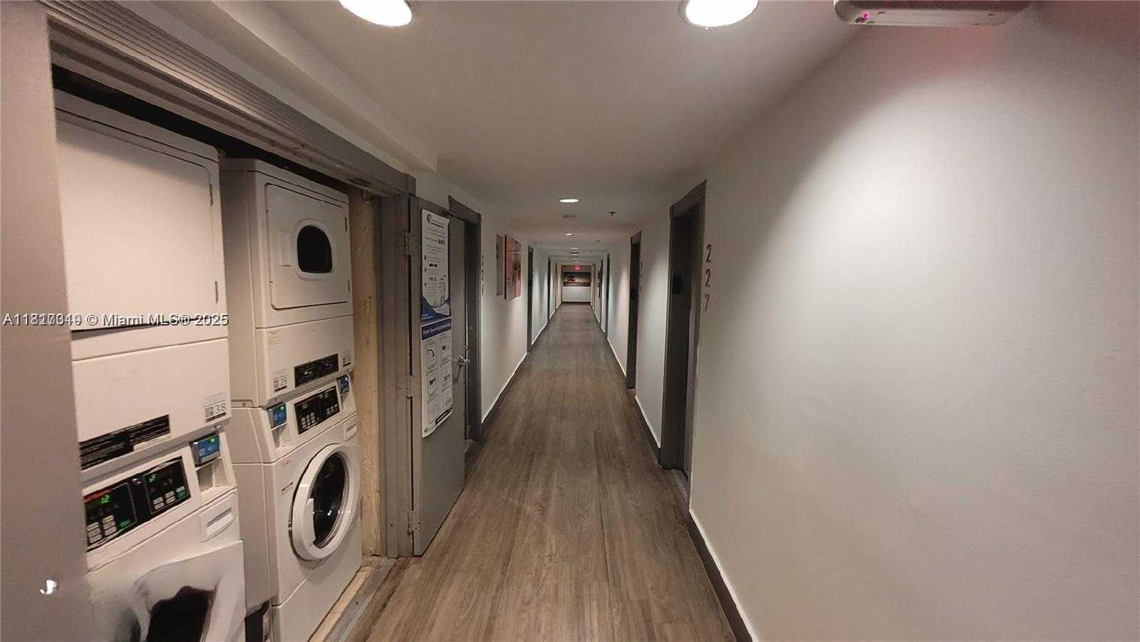 Small Image of 335 OCEAN DR #215, Miami Beach Number 7