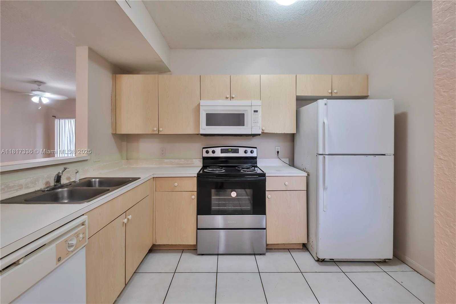 Small Image of 1103 GOLDEN LAKES BLVD #1013, West Palm Beach Number 4