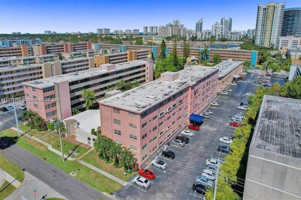 Small Image of 180 NORTH EAST 12TH AVE #14A, Hallandale Beach Number 4