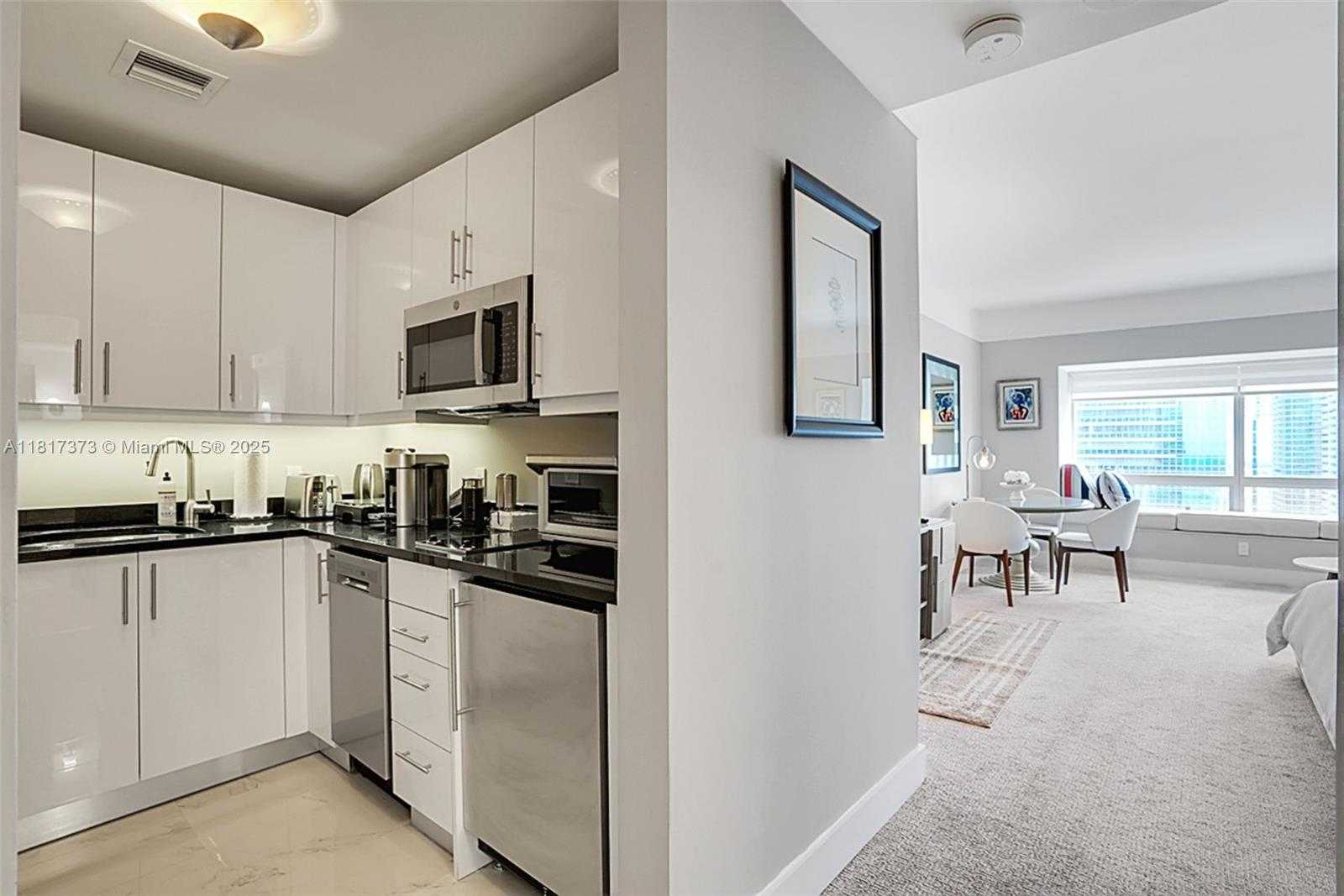 Small Image of 1435 BRICKELL AVE #3111, Miami Number 9