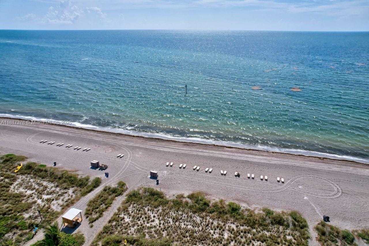 Small Image of 201 CRANDON BL #200, Key Biscayne Number 19