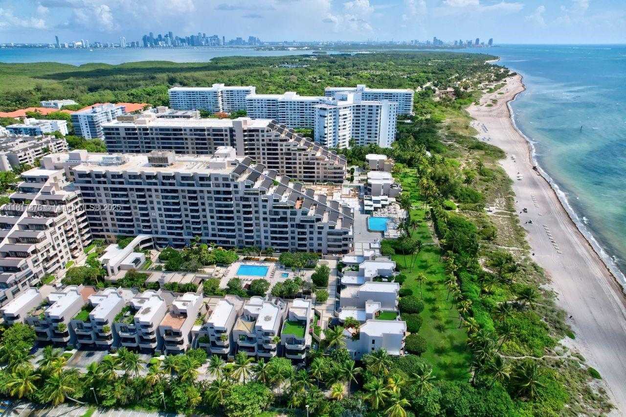 Small Image of 201 CRANDON BL #200, Key Biscayne Number 20