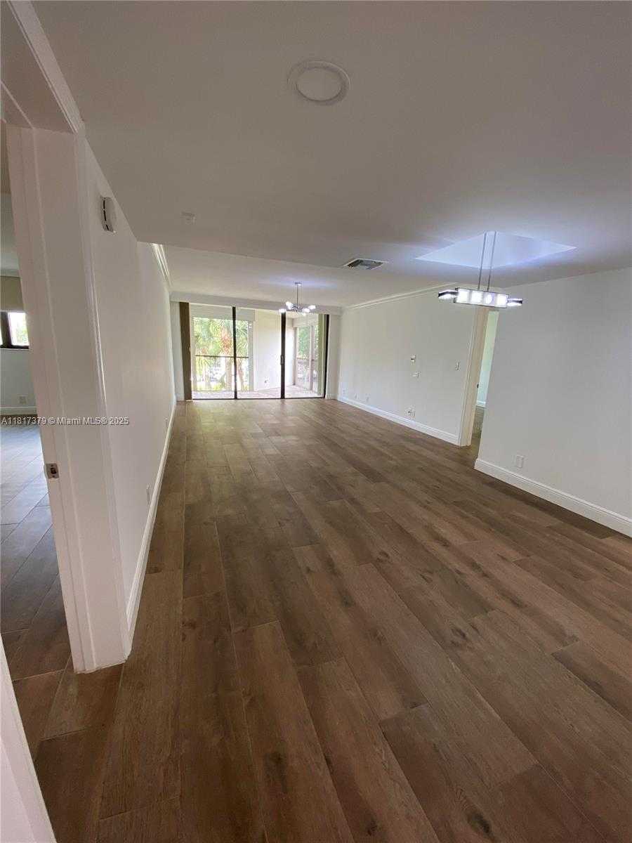 Small Image of 16500 GOLF CLUB RD #306, Weston Number 10