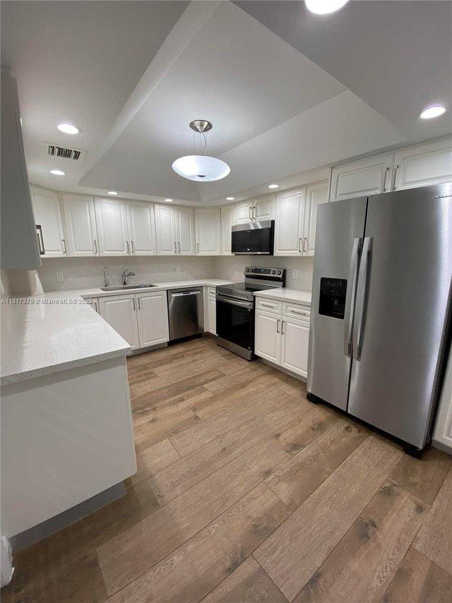Small Image of 16500 GOLF CLUB RD #306, Weston Number 13