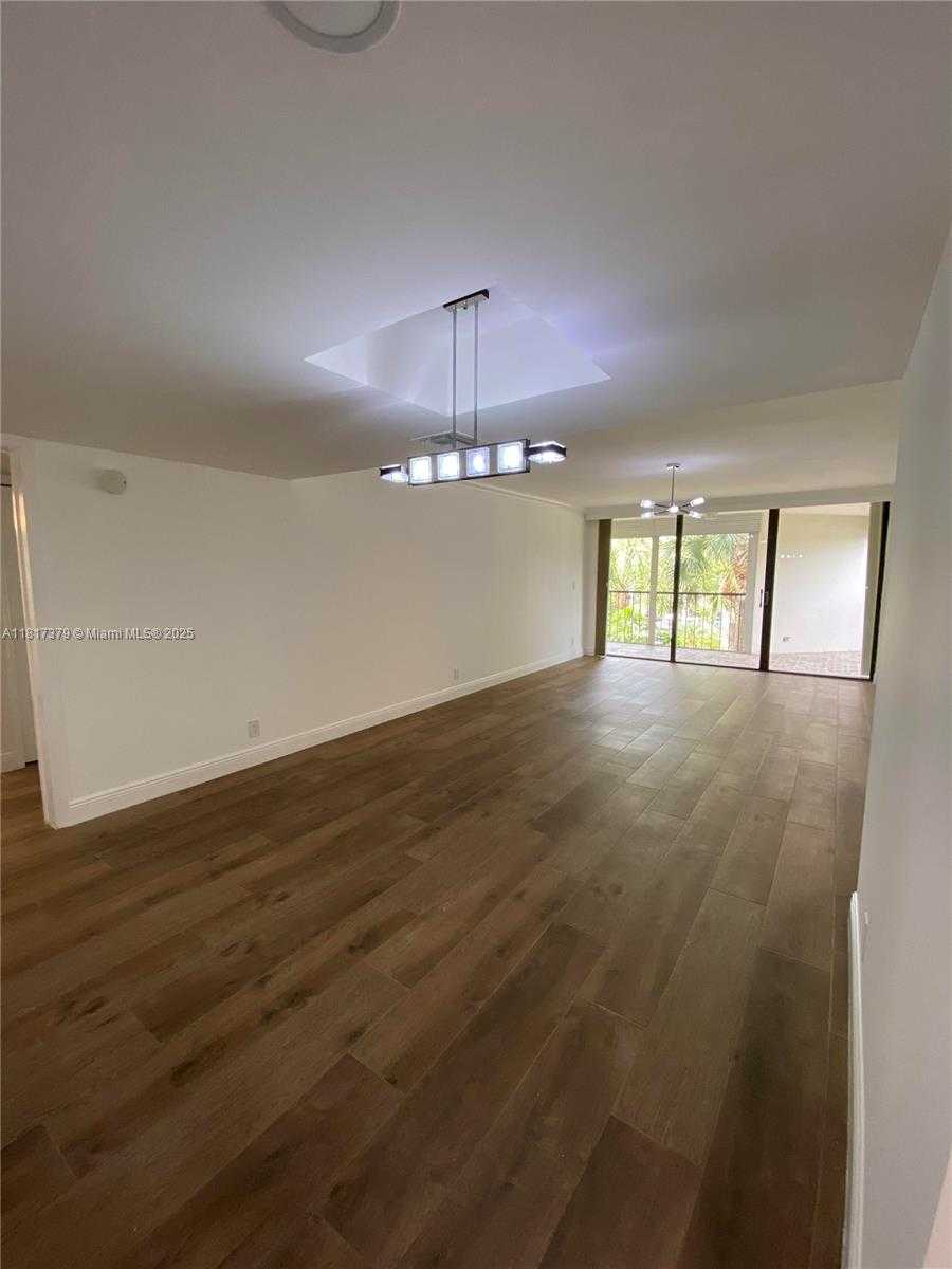 Small Image of 16500 GOLF CLUB RD #306, Weston Number 18