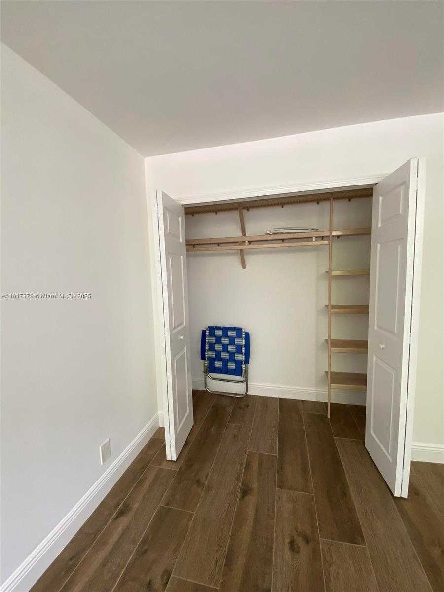 Small Image of 16500 GOLF CLUB RD #306, Weston Number 22