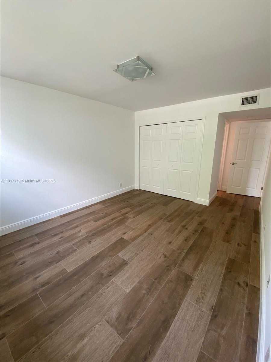 Small Image of 16500 GOLF CLUB RD #306, Weston Number 23