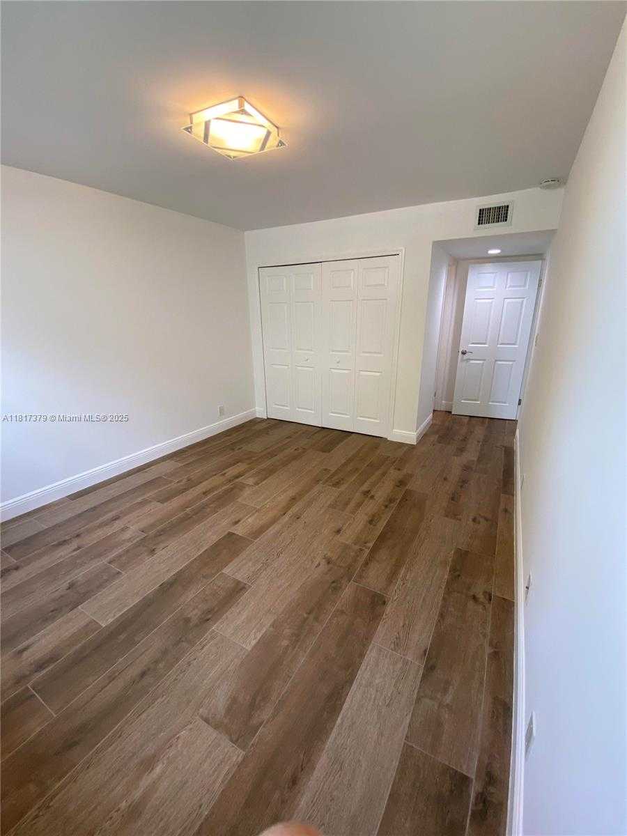 Small Image of 16500 GOLF CLUB RD #306, Weston Number 24