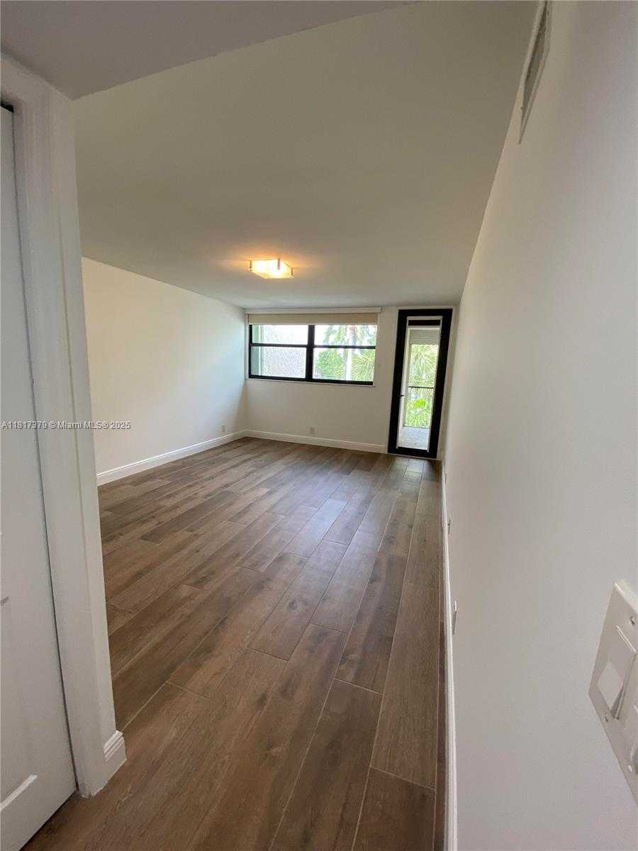 Small Image of 16500 GOLF CLUB RD #306, Weston Number 26
