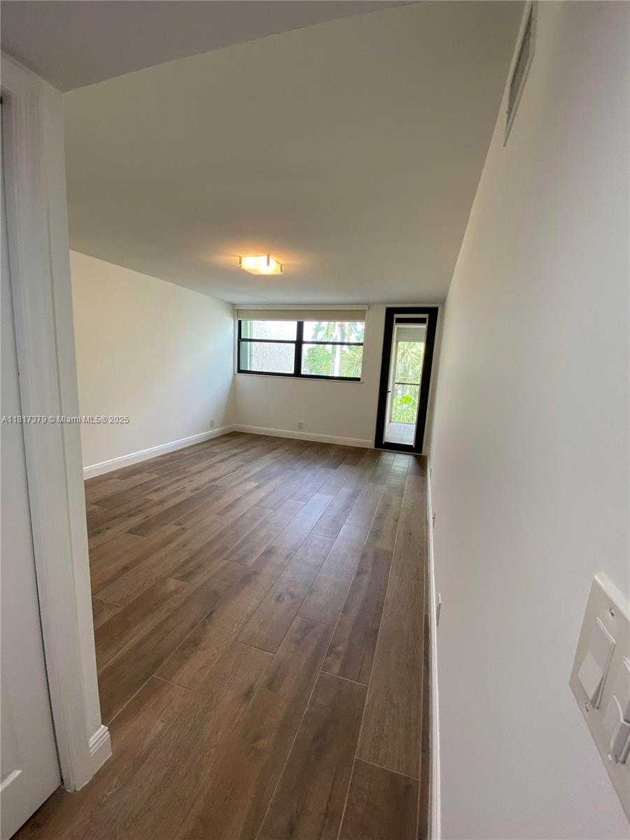 Small Image of 16500 GOLF CLUB RD #306, Weston Number 27