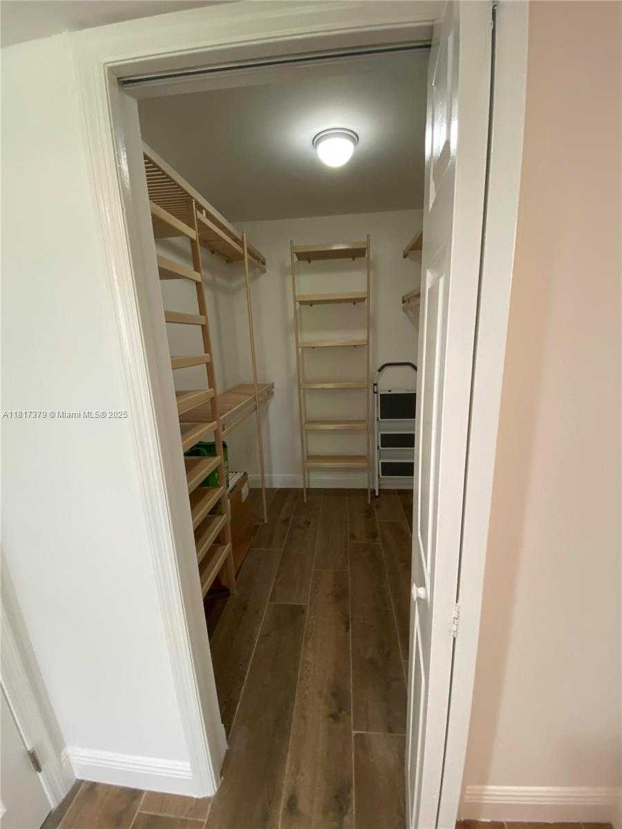 Small Image of 16500 GOLF CLUB RD #306, Weston Number 29