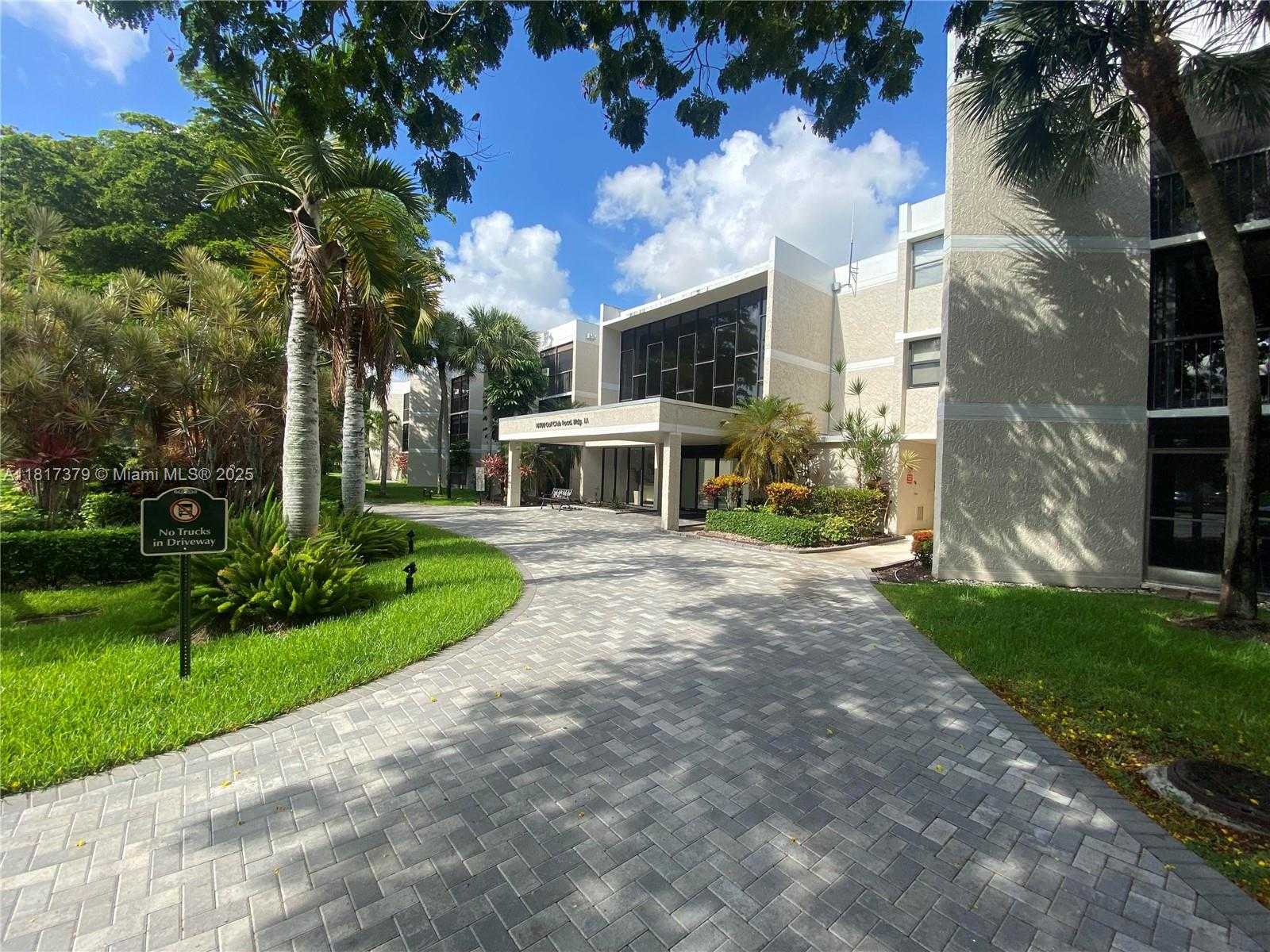 Small Image of 16500 GOLF CLUB RD #306, Weston Number 36