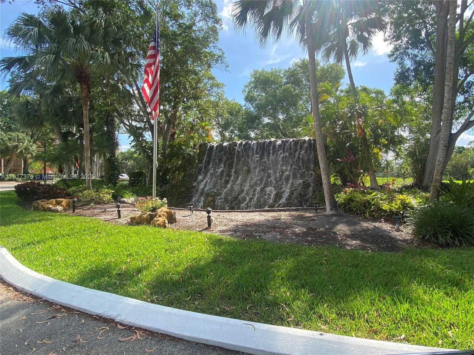 Small Image of 16500 GOLF CLUB RD #306, Weston Number 39