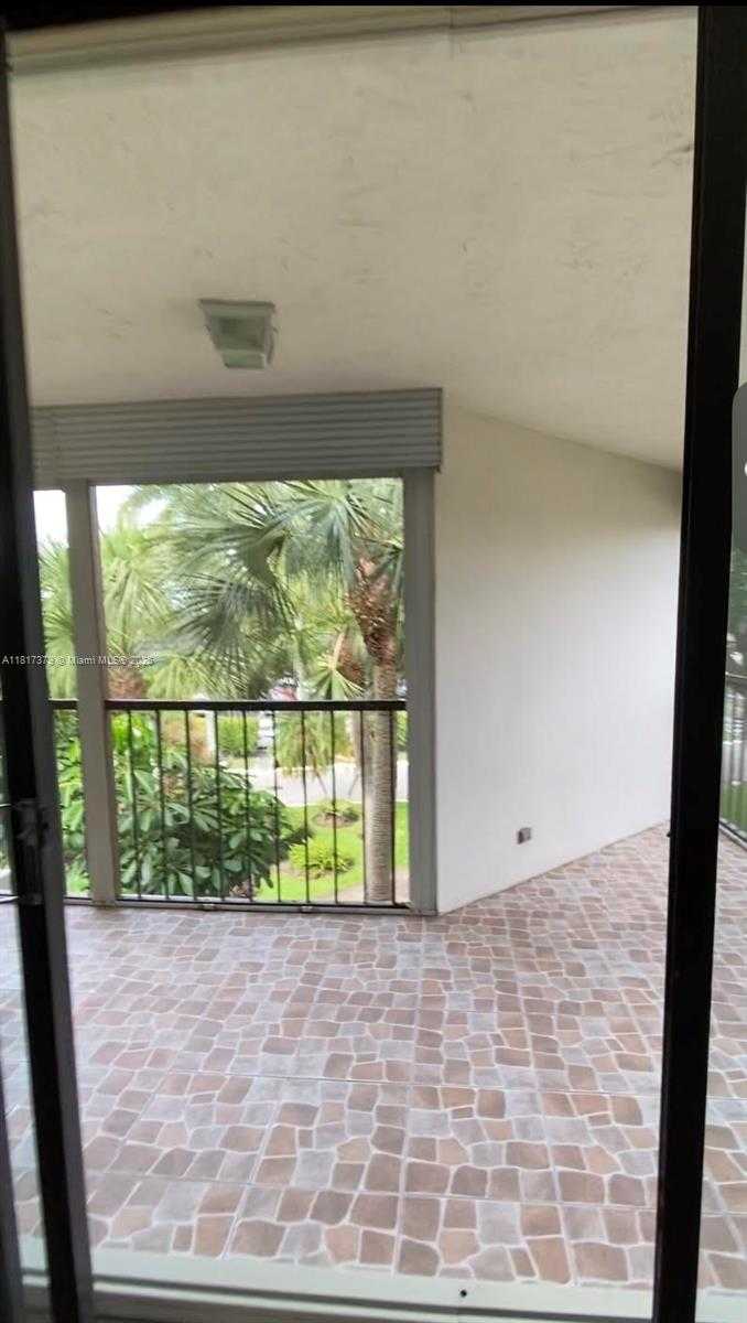 Small Image of 16500 GOLF CLUB RD #306, Weston Number 5
