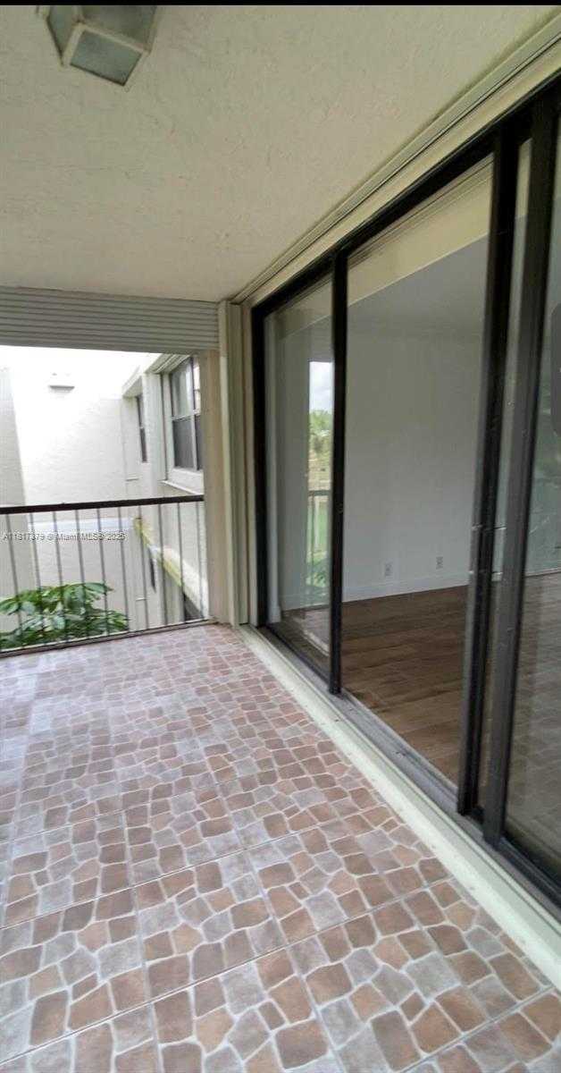 Small Image of 16500 GOLF CLUB RD #306, Weston Number 6