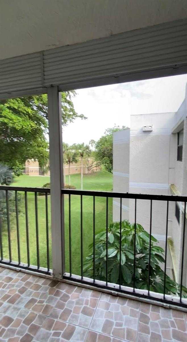 Small Image of 16500 GOLF CLUB RD #306, Weston Number 8